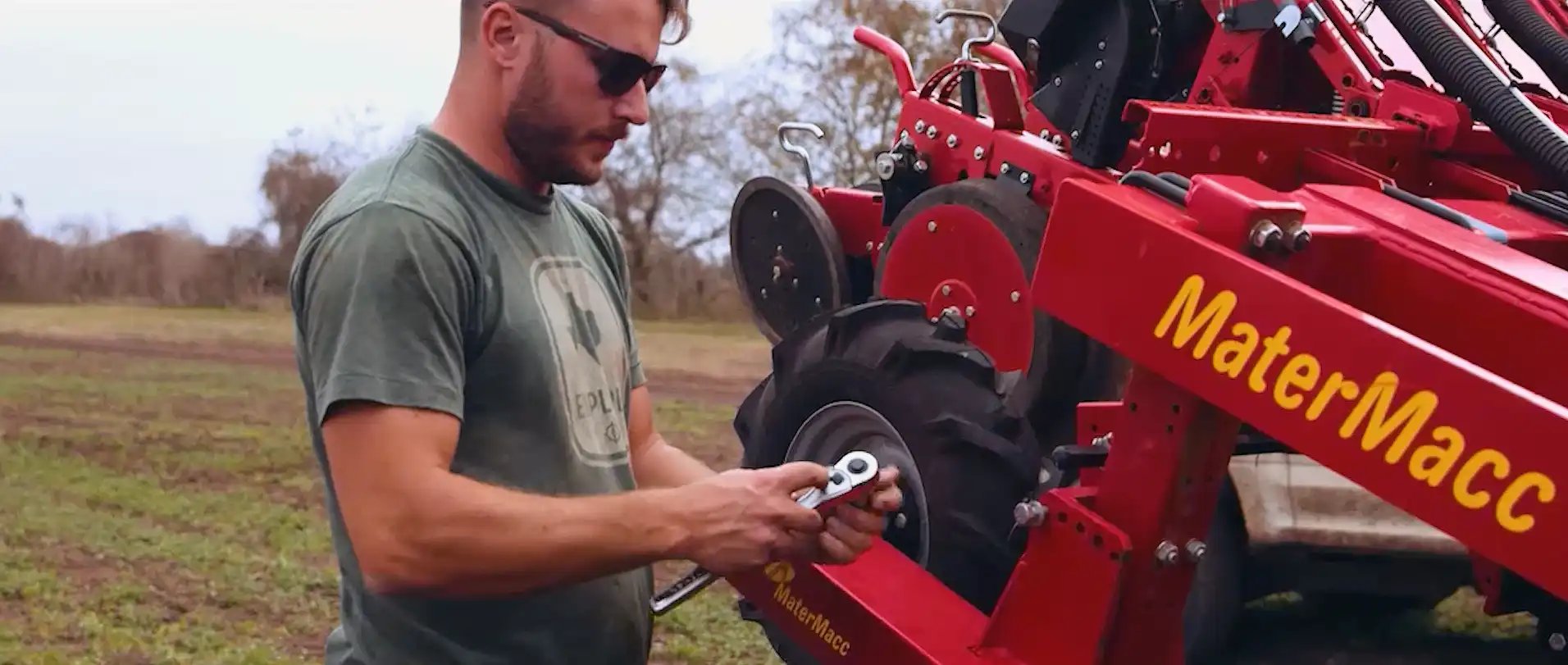 indigo-community-urban-farm-tractor-mechanic